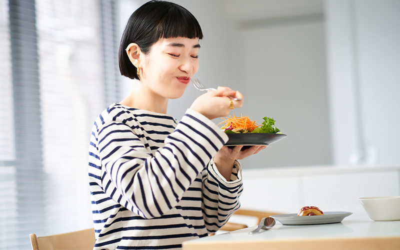 夏野菜が、今年の食卓を変える。2026年のトレンドで読み解く、旬の力と夏バテ対策